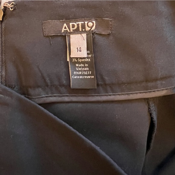 Black Skirt - Picture 3 of 6